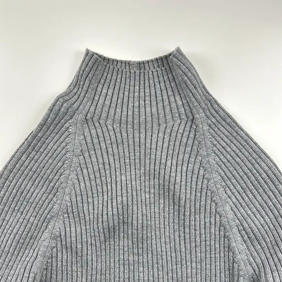 Alice &amp; Olivia Irena Turtleneck Sweater size M