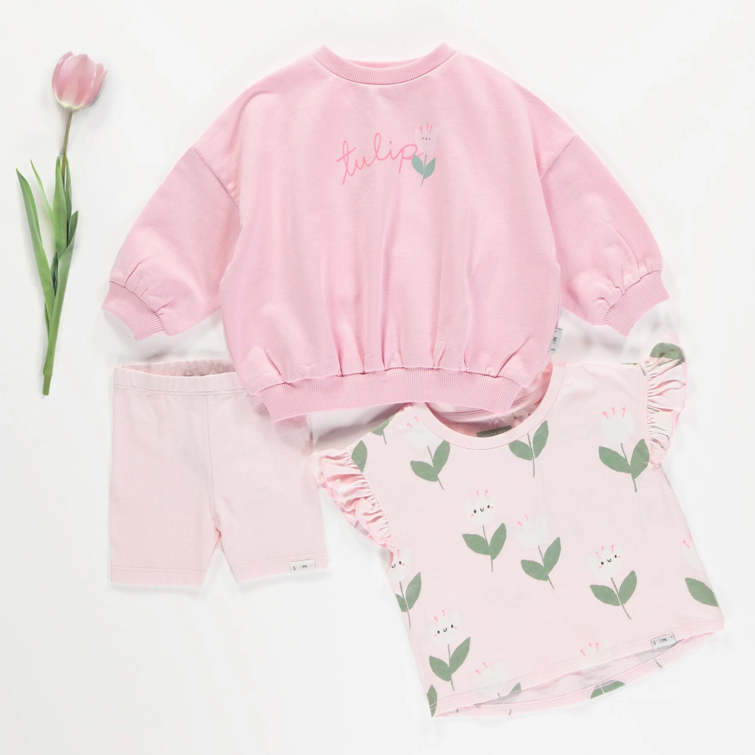 Chandail ample rose avec motif de tulipe en coton français, bébé || Loose-fitting pink sweater with tulip motif in french cotton, baby
