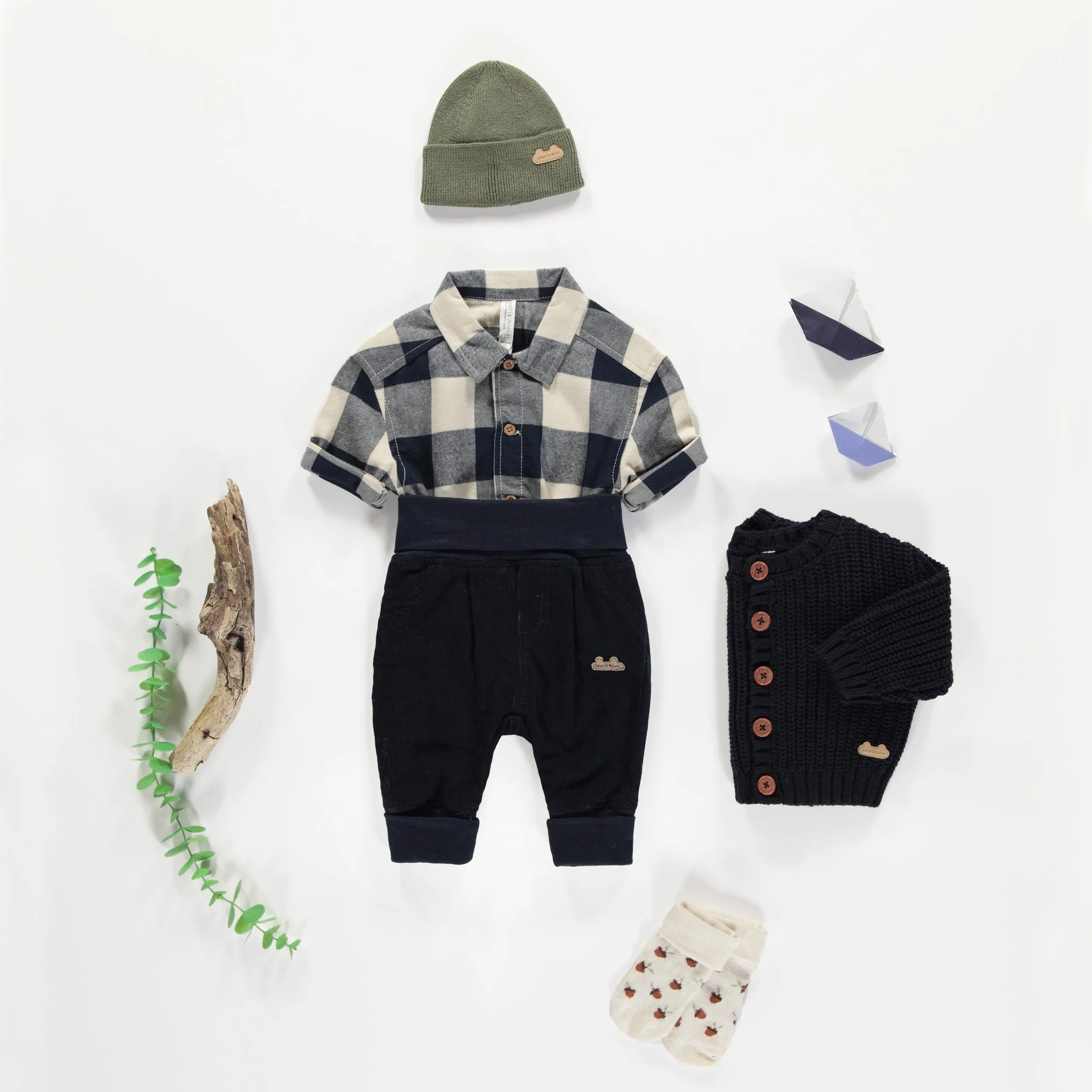 Chemise cache-couche marine et crème à carreaux en flanelle brossée, naissance || Navy and cream plaid shirt with a bodysuit in brushed flannel, newborn