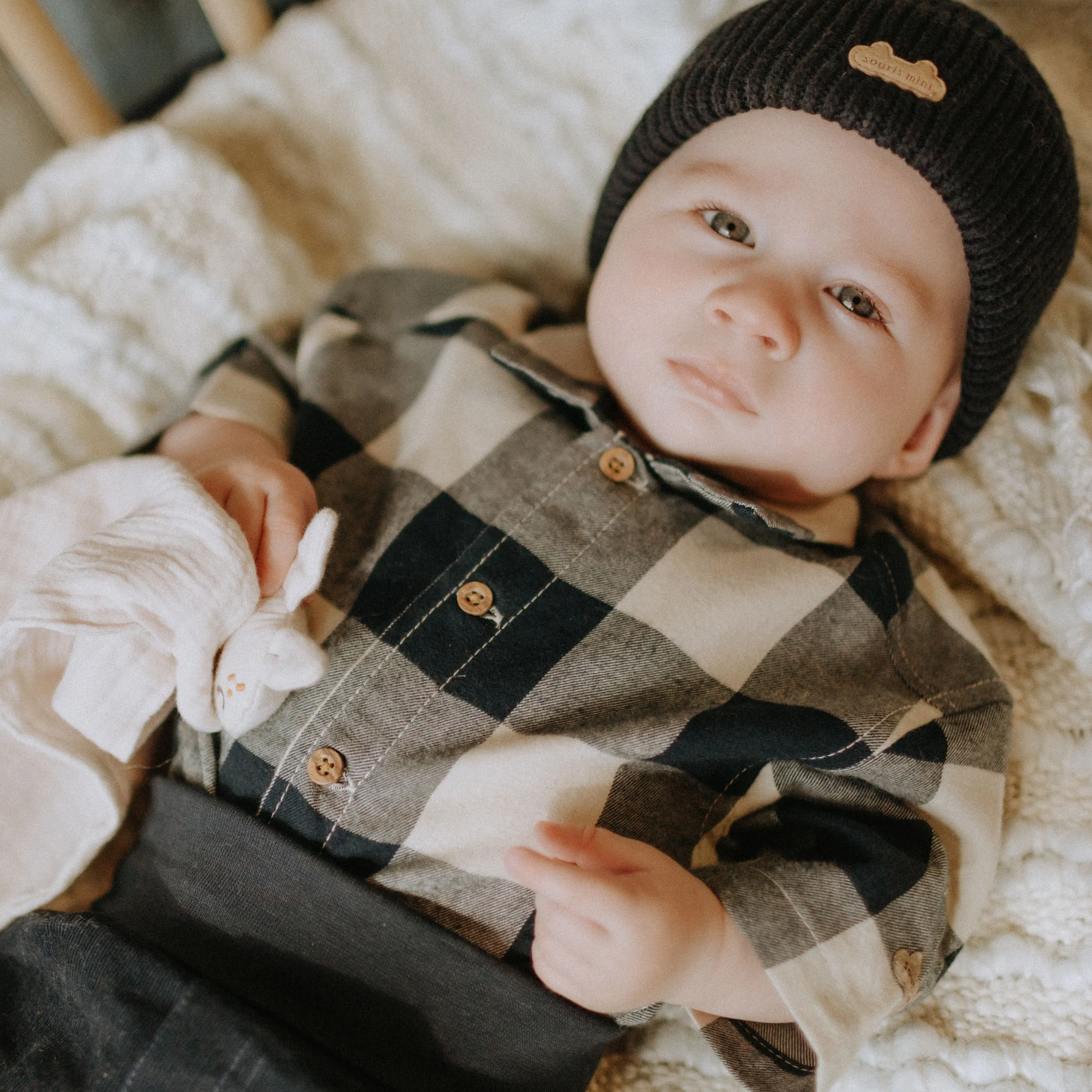 Chemise cache-couche marine et crème à carreaux en flanelle brossée, naissance || Navy and cream plaid shirt with a bodysuit in brushed flannel, newborn