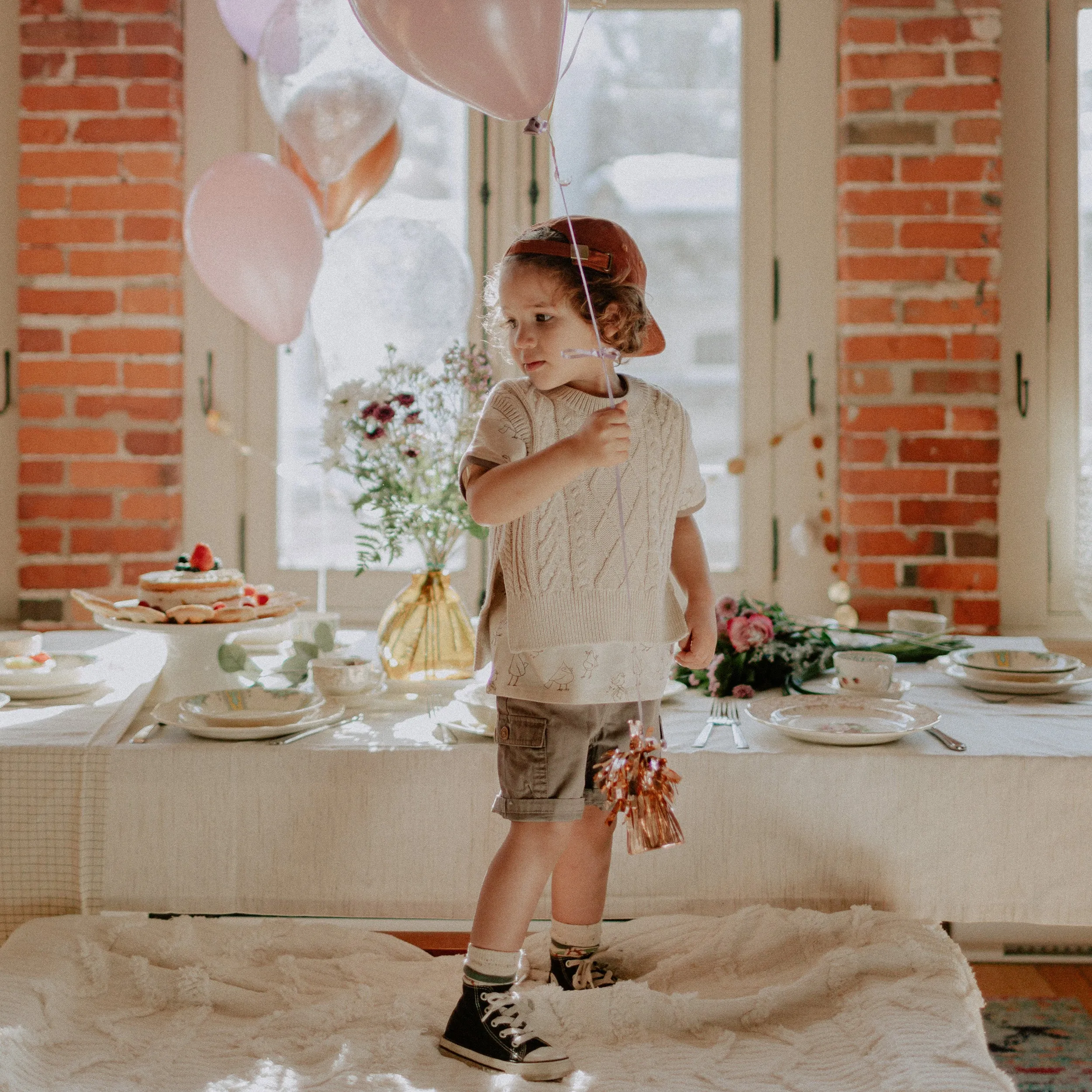 Débardeur de maille tressée crème, bébé || Cream knit sleeveless vest, baby