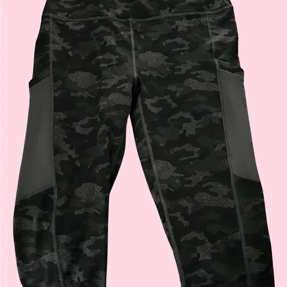 Fabletics  2 piece set EUC camo racerback sports bra &amp; leggings black gray large