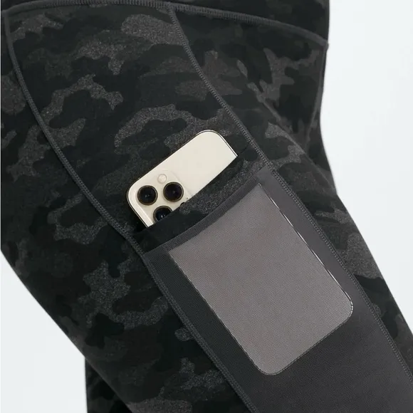 Fabletics  2 piece set EUC camo racerback sports bra &amp; leggings black gray large