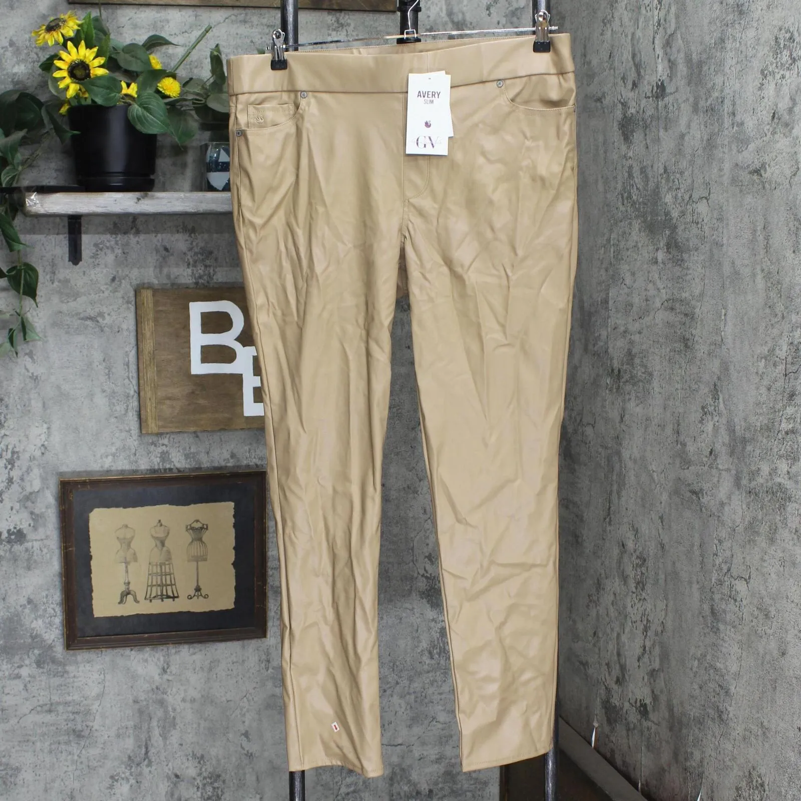 Gloria Vanderbilt  Avery Faux-Leather Pull-On Leggings 30183004 Beige Brown 14
