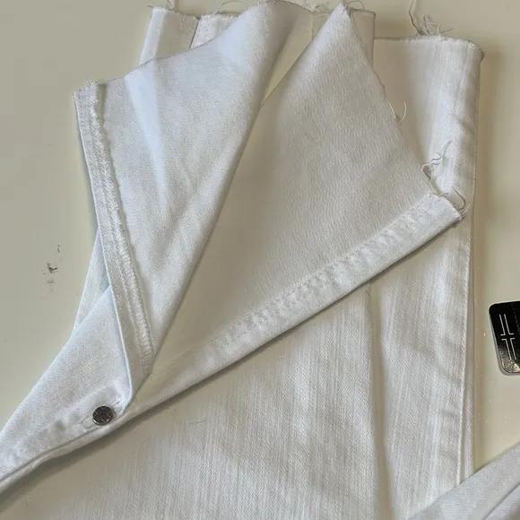 Liverpool The Gia Glider Crop Flare Pull on Jeans White Size 10