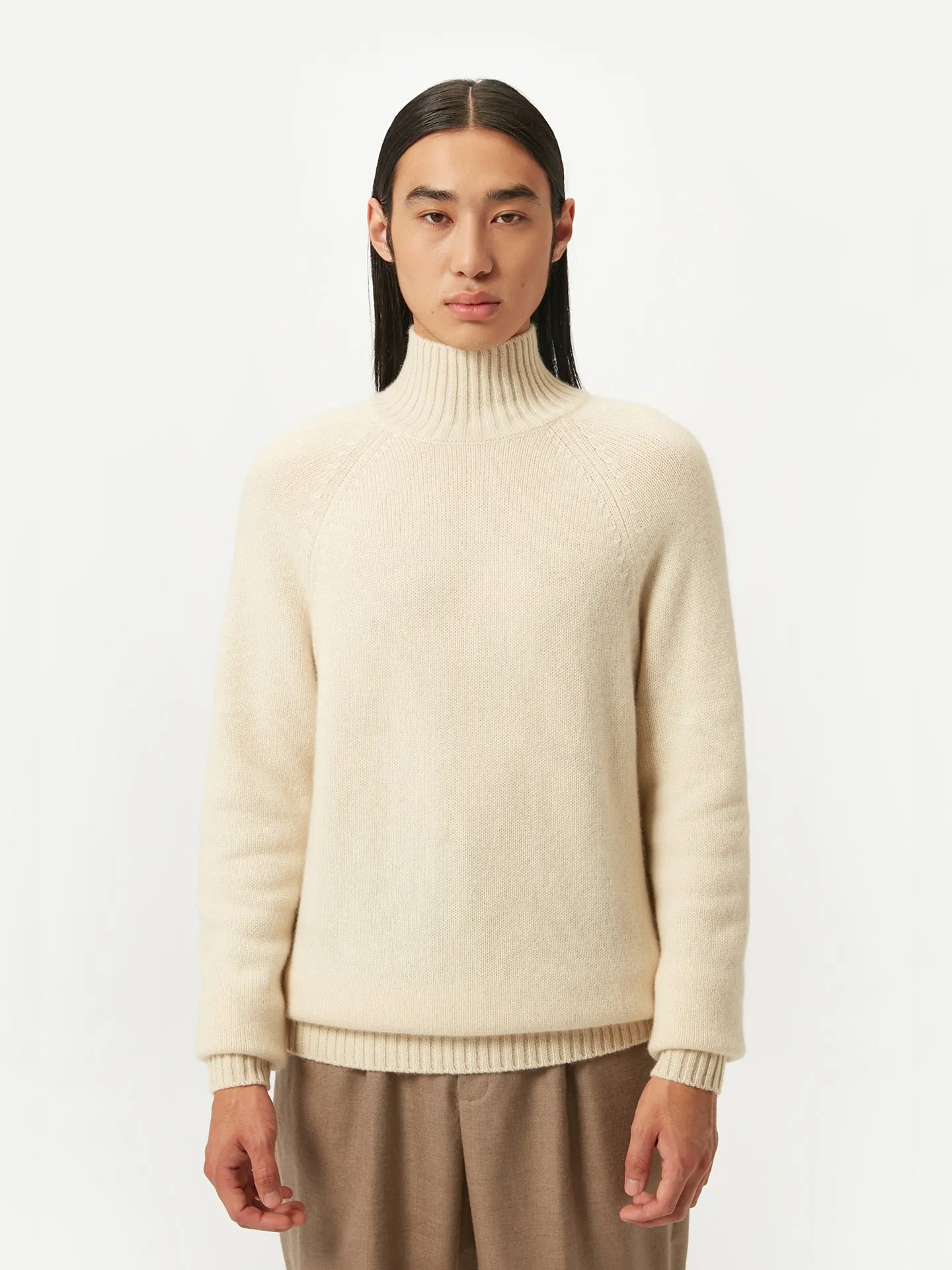 Men's Organic Cashmere Turtleneck with Ribbed Details