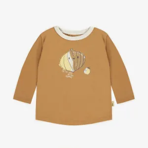 T-shirt brun à manches longues avec illustration d’oignon en coton, bébé || Brown long sleeves t-shirt with an onion illustration in cotton, baby