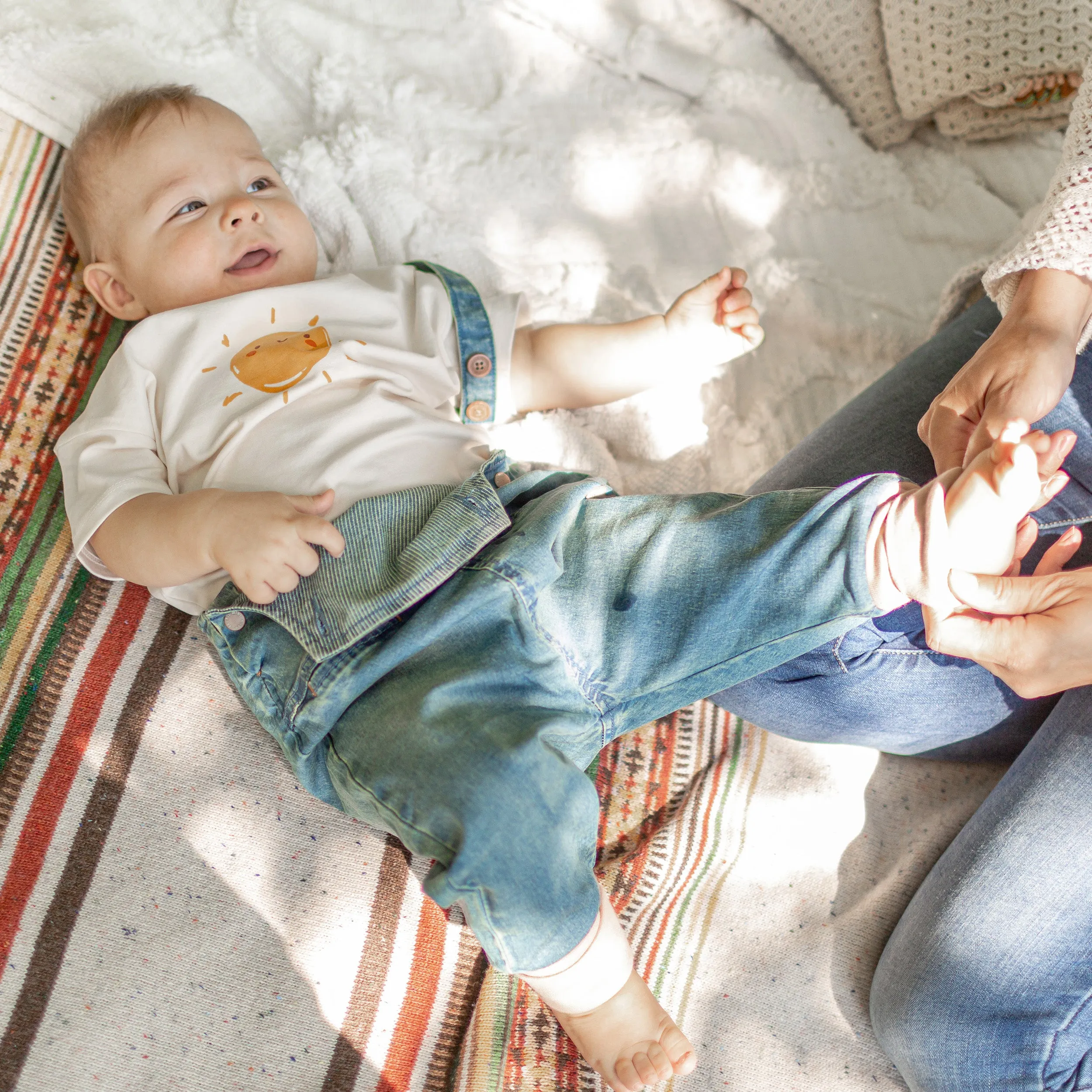 T-shirt crème en coton biologique extensible, naissance || Cream t-shirt in stretch organic cotton, newborn
