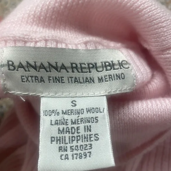 Vintage Banana republic turtleneck sweater 100% extra fine Italian Merino wool S