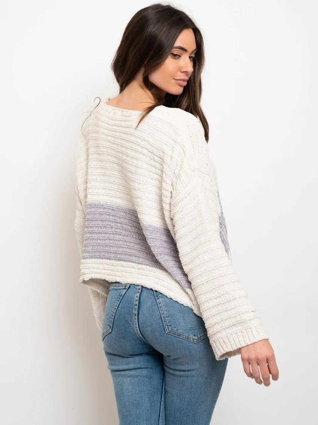 WOMEN'S CREWNECK SWEATER